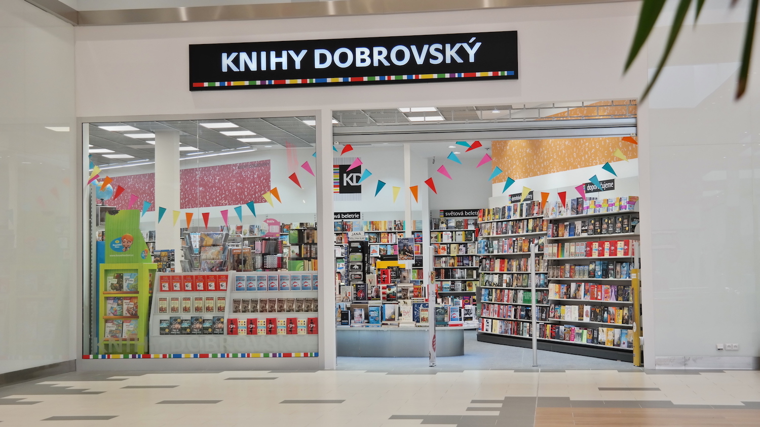 Knihy Dobrovský - OC Plzeň